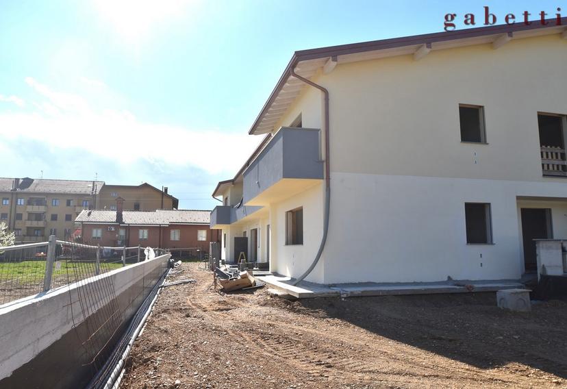 Trilocale in Via Isonzo  /, Magenta