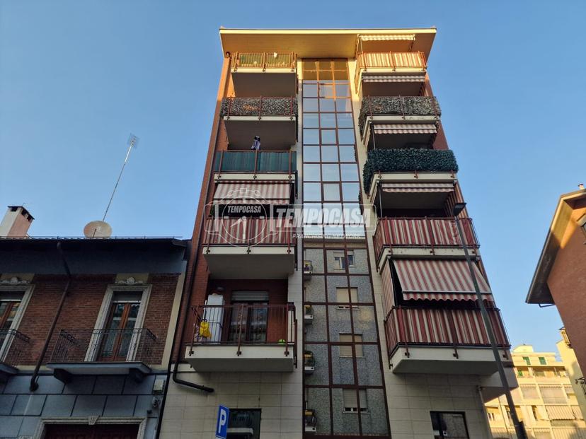 Trilocale in Via Gaspare Spontini 17, Torino