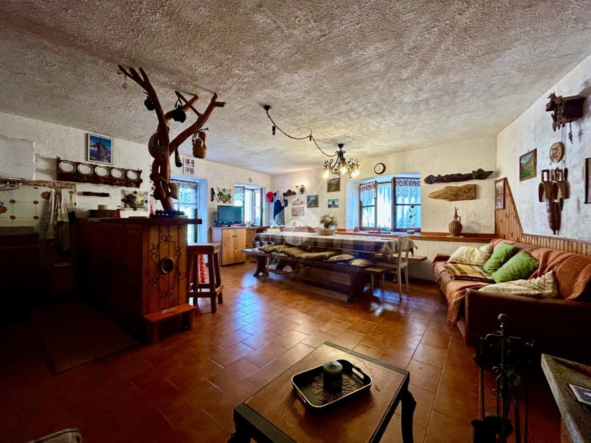 Casa indipendente in Borgata Mogliassi, Condove