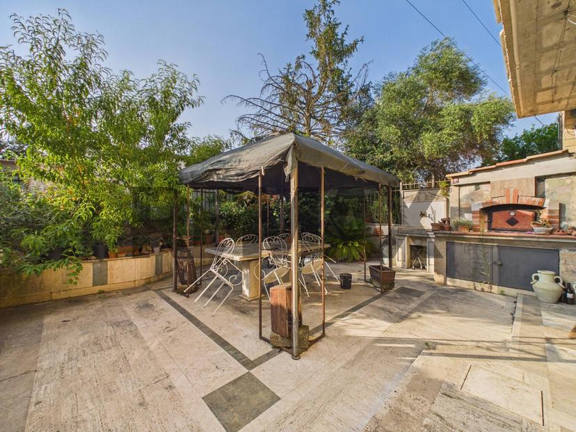Trilocale in Via Melegnano 87, Roma