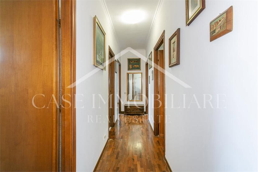 Quadrilocale in Via Valbondione, Roma