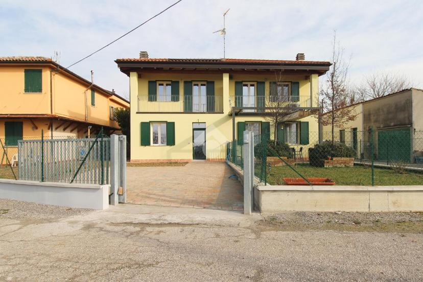 Villa in Via Mussolina 204, San Pietro in Casale