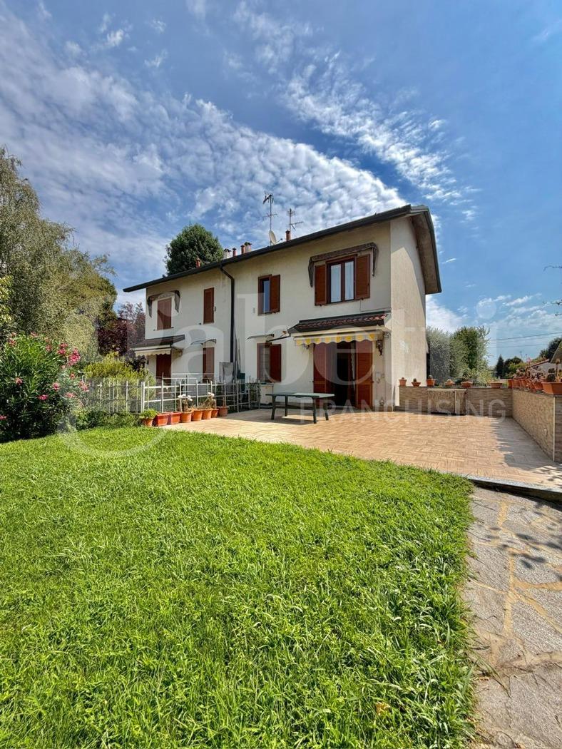 Villa in Via Martinelli 42, Senago