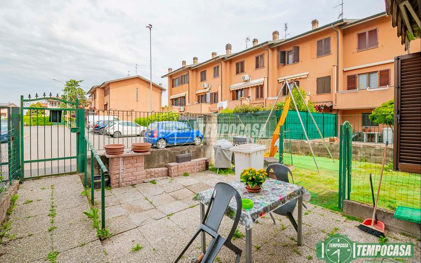 Villa a schiera in Via Giuseppe di Vittorio, Carpiano