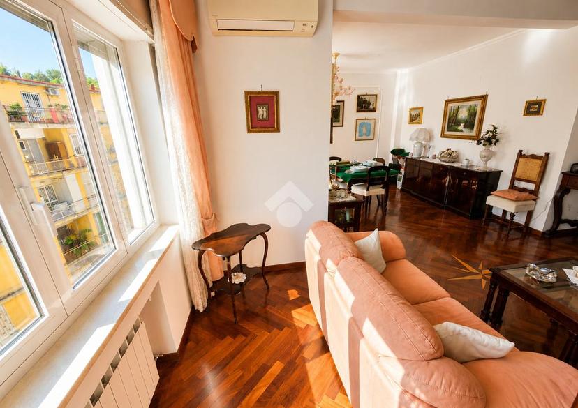 Appartamento in Via Pigna 76, Napoli