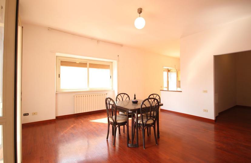 Trilocale in Via delle Driadi 50, Roma