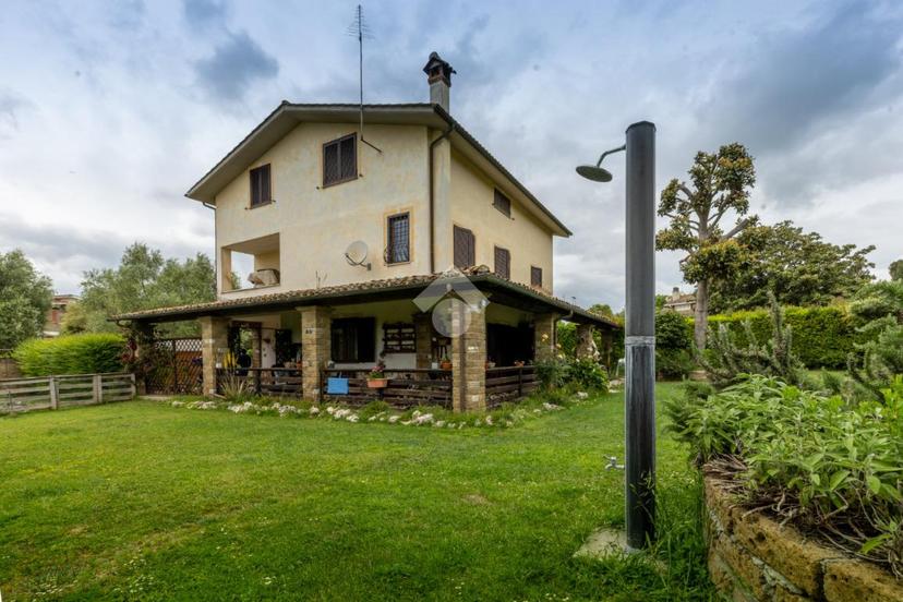 Villa in Via Redipuglia 34, Anguillara Sabazia