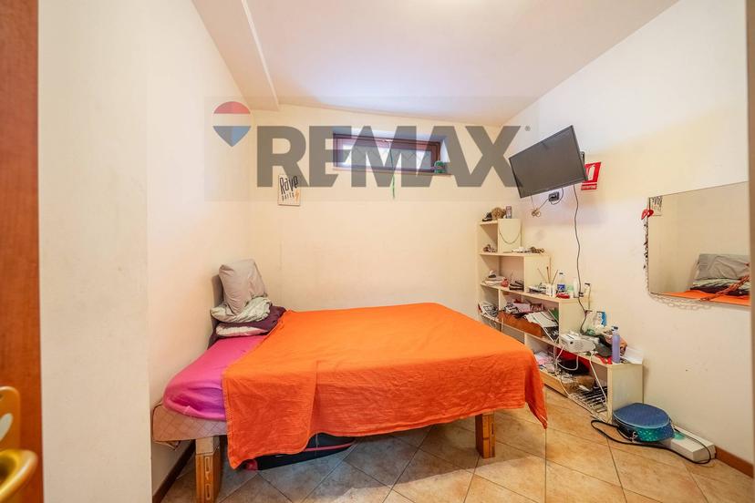 Villa in Via Tanaro 30, Roma