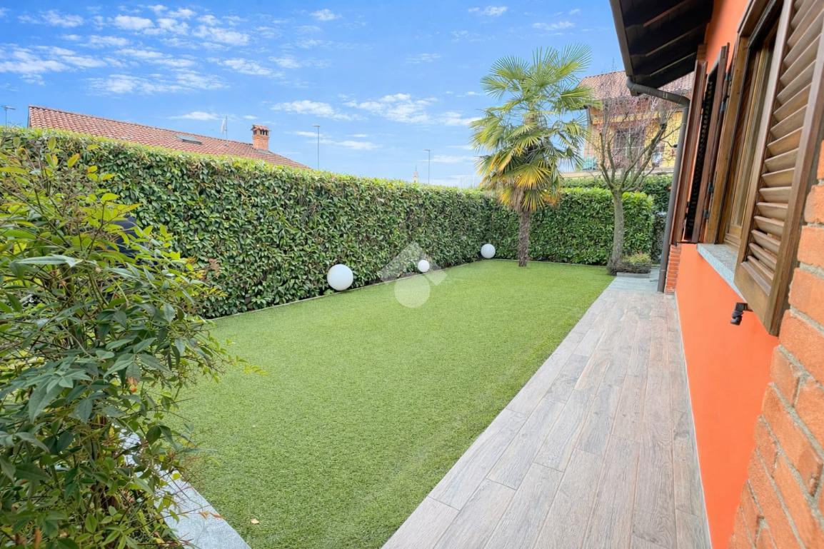 Villa in Via Giuseppe Verdi 8, San Francesco al Campo