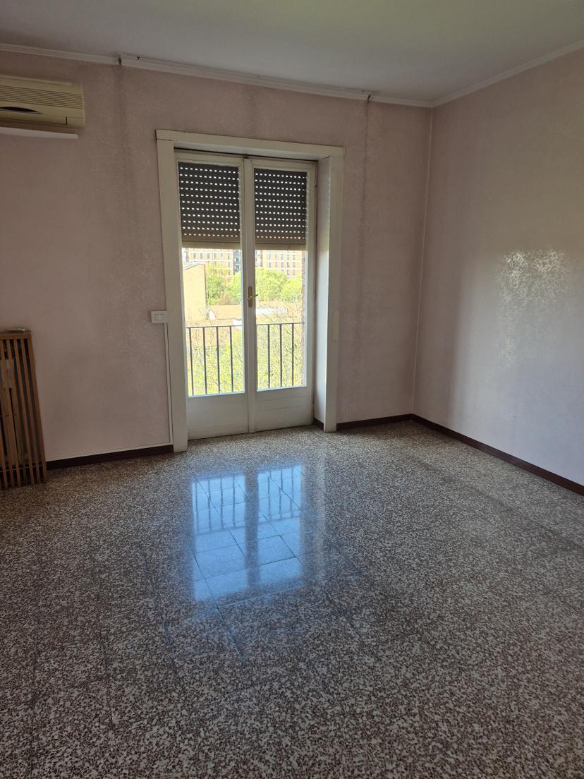 Trilocale in Via Passo Sella, Milano