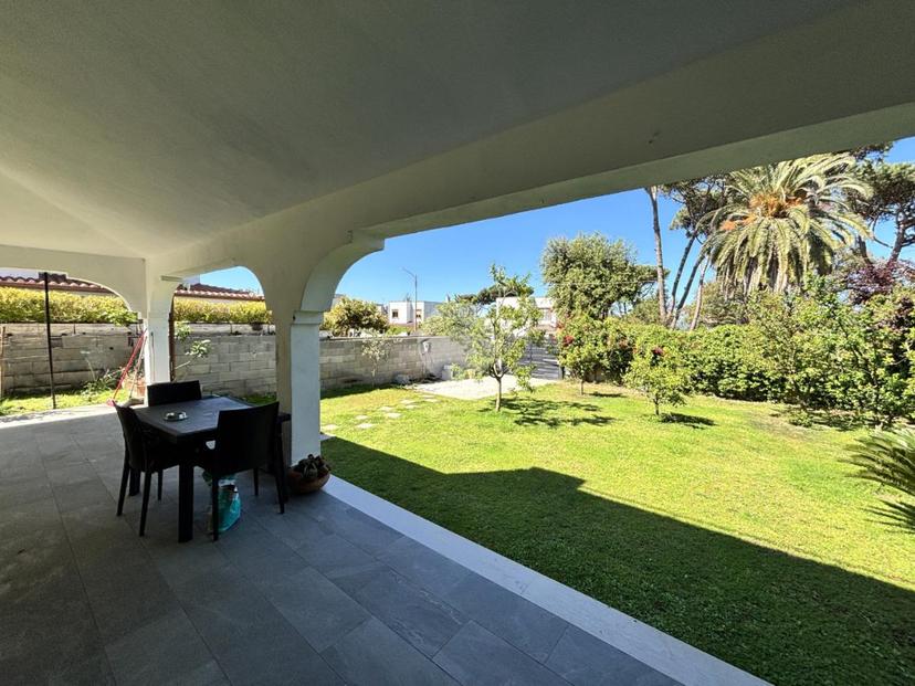 Villa in Viale del Pesco 23, Anzio