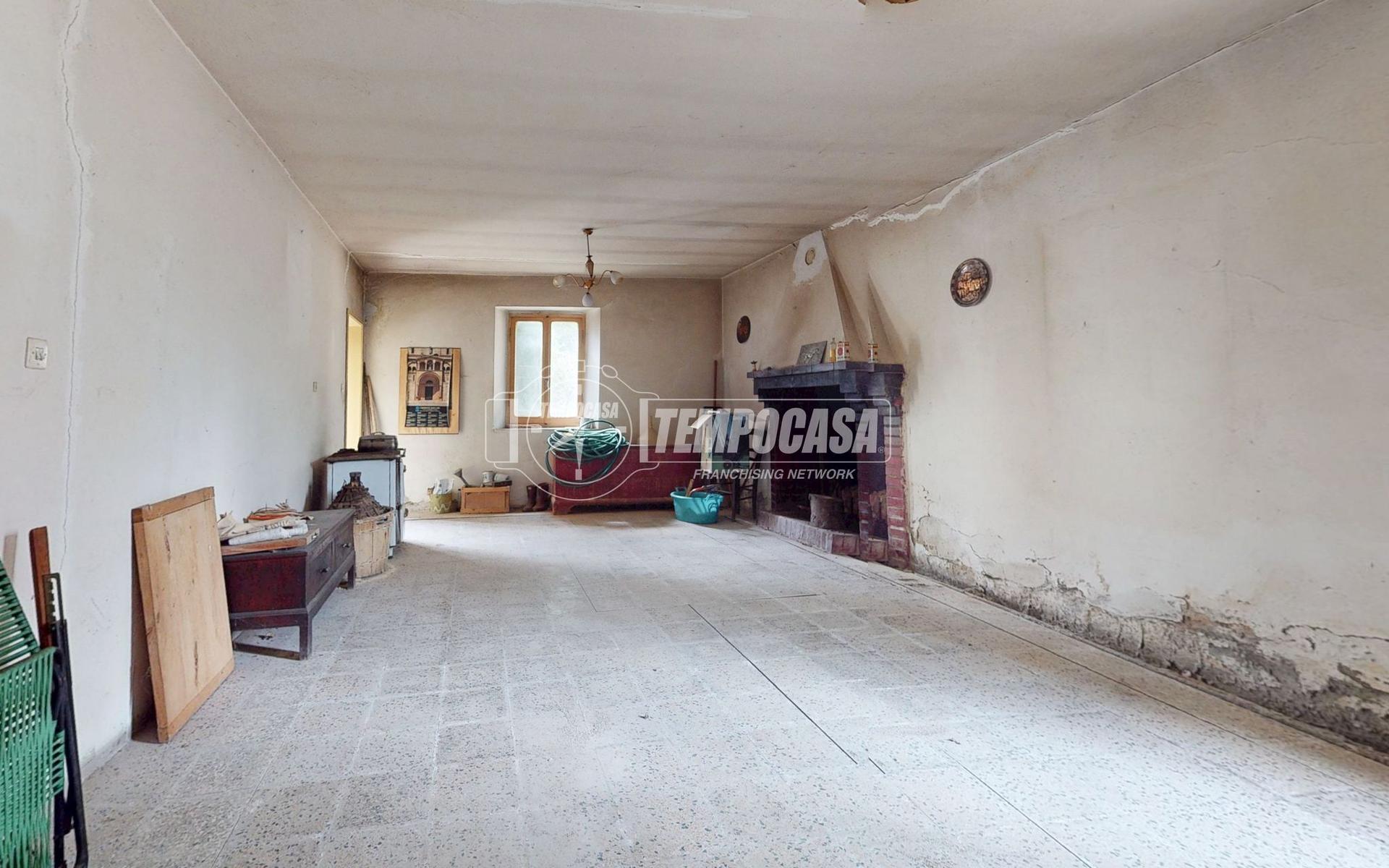 Appartamento in Via Guzzano 21, Camugnano