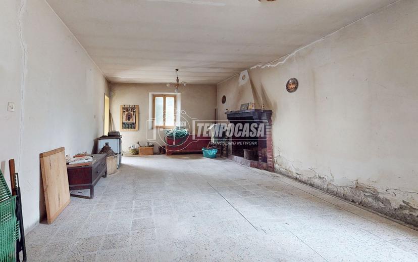Appartamento in Via Guzzano 21, Camugnano