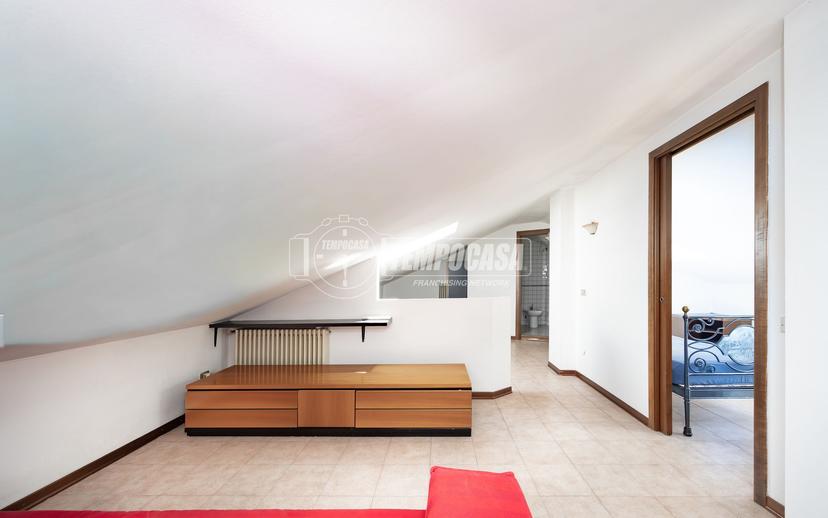 Monolocale, Bussero