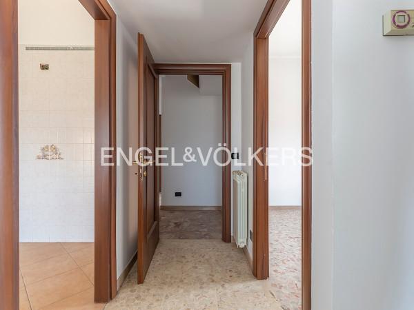 Trilocale in Via Mura dei Francesi, Ciampino
