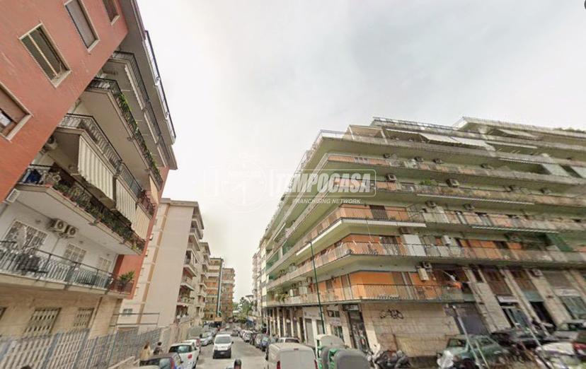 Quadrilocale, Napoli