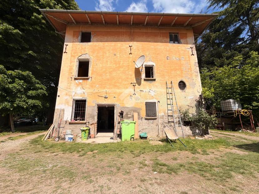 Casa indipendente in Via Parviano, Valsamoggia