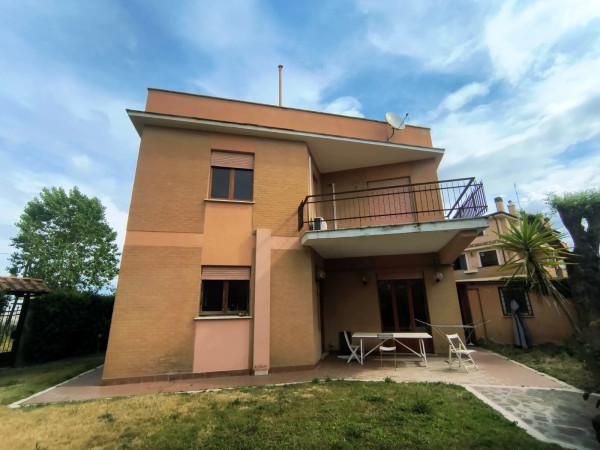 Villa bifamiliare in Via Gabriele d'Annunzio, Ladispoli — foto 3 di 5