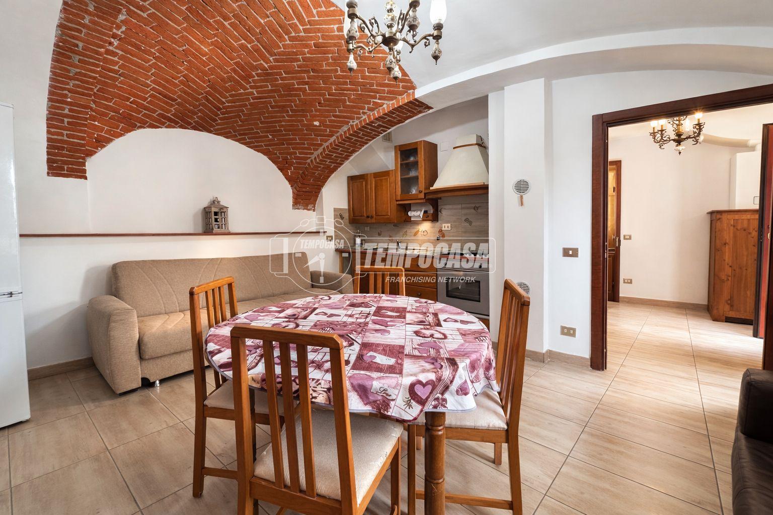 Casa indipendente in Vicolo Sant'Anna, Candia Canavese