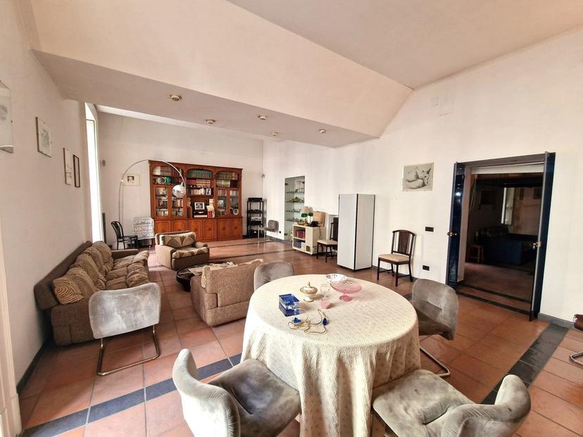 Appartamento in Via Duomo 45, Napoli