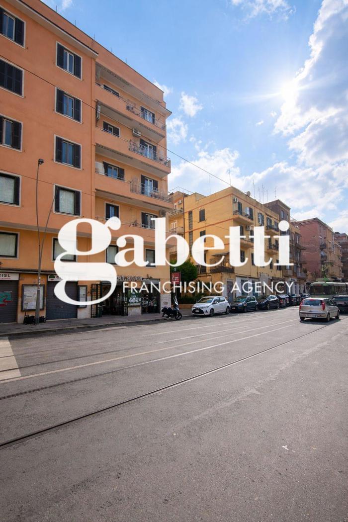 Trilocale in Via dei Castani 220, Roma