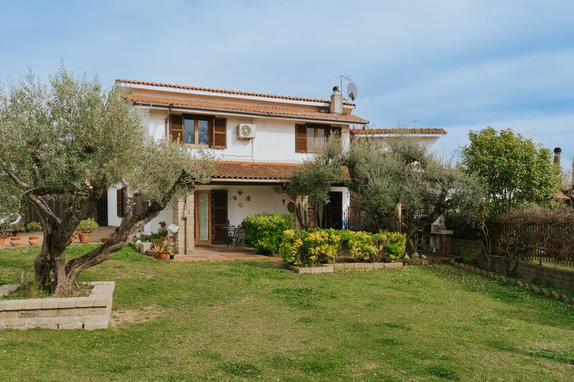 Villa bifamiliare in Via della Selviata  40, Formello