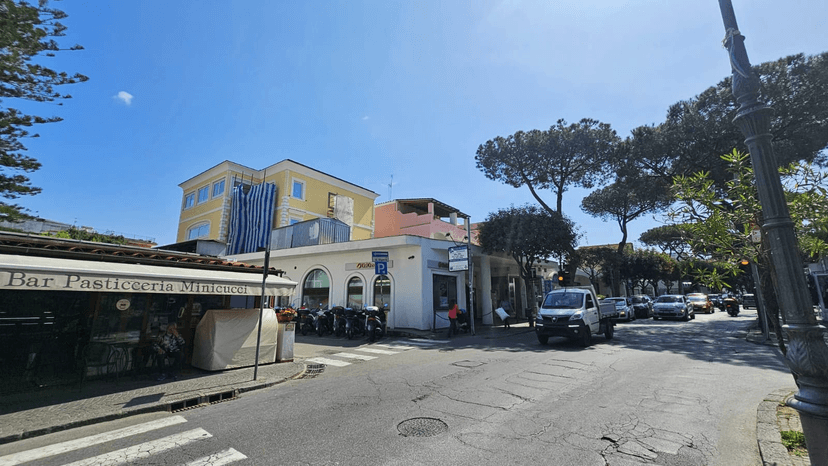 Appartamento in Via Vincenzo Gemito, Ischia — foto 3 di 5