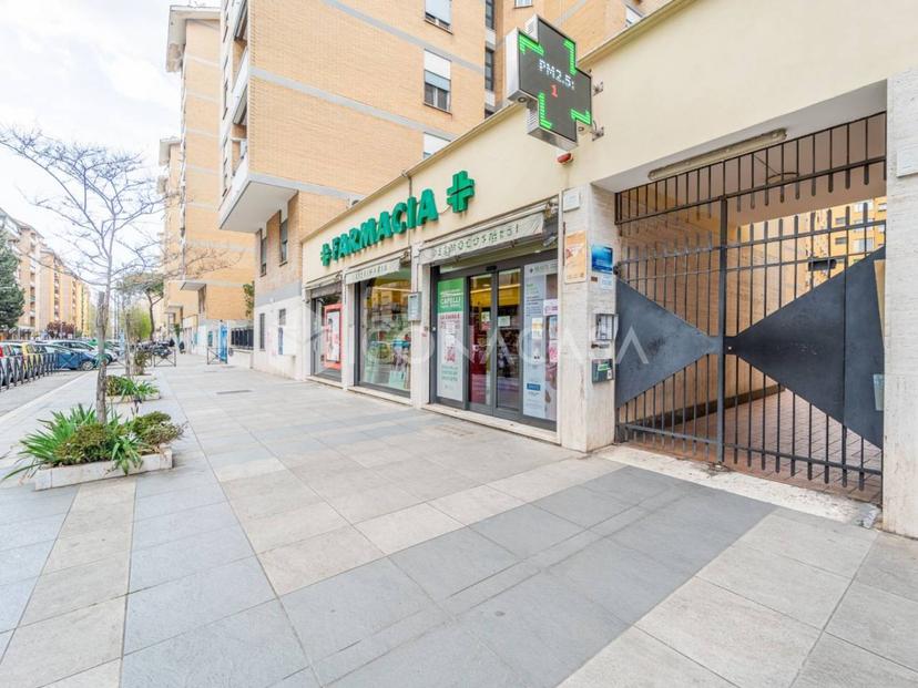 Trilocale in Via Flavio Stilicone 259, Roma