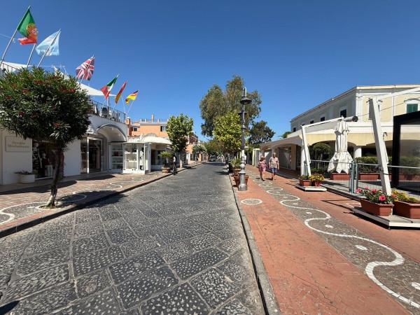 Trilocale in Corso Vittoria Colonna, Ischia — foto 2 di 5