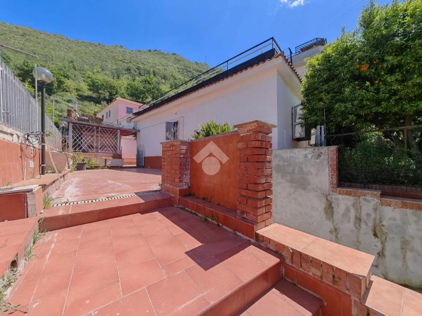 Villa in Via Marco Aurelio 16, Pozzuoli — foto 2 di 5