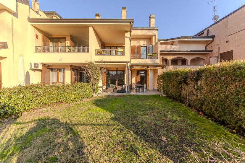 Trilocale in Via Giannetto Mattei, 16, Arese — foto 4 di 5