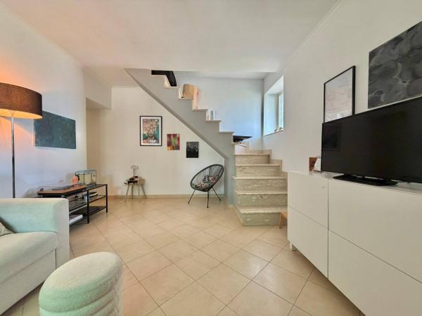Villa bifamiliare in Via Casteldidone, Roma