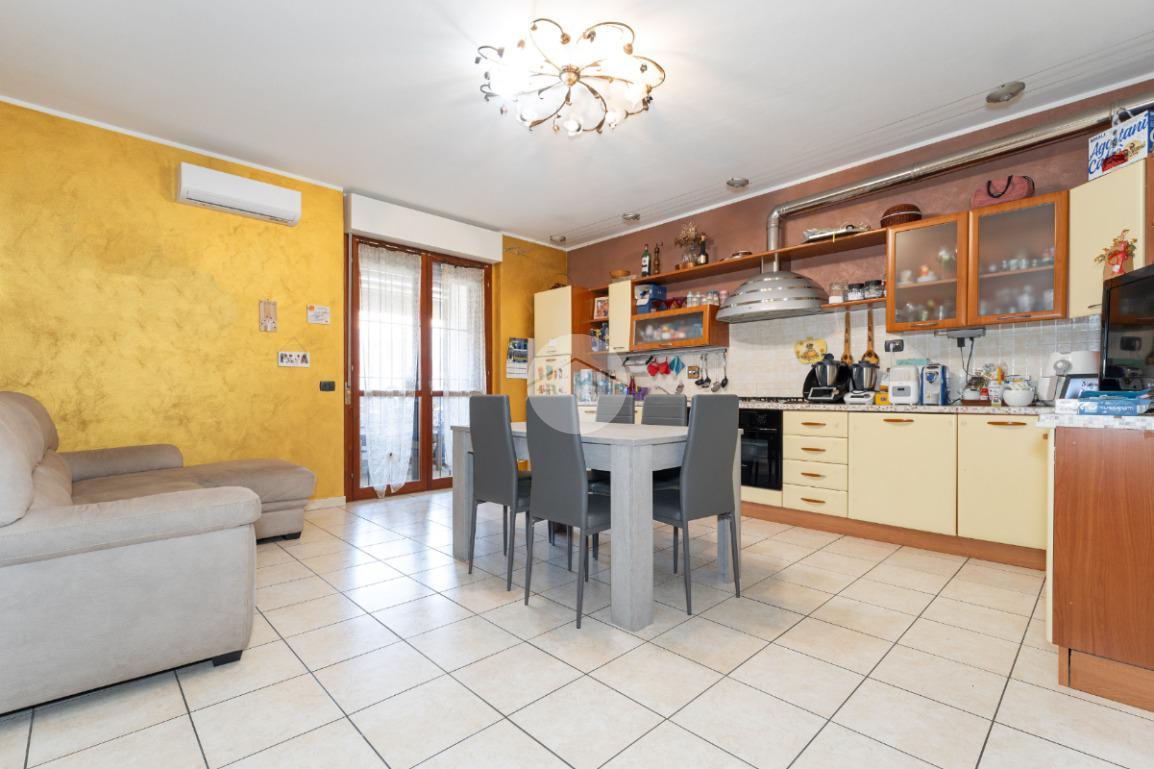 Trilocale in Via alle Fabbriche 140, Caselle Torinese