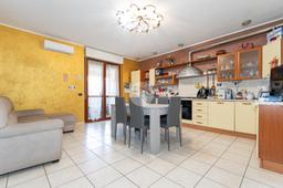 Trilocale in Via alle Fabbriche 140, Caselle Torinese