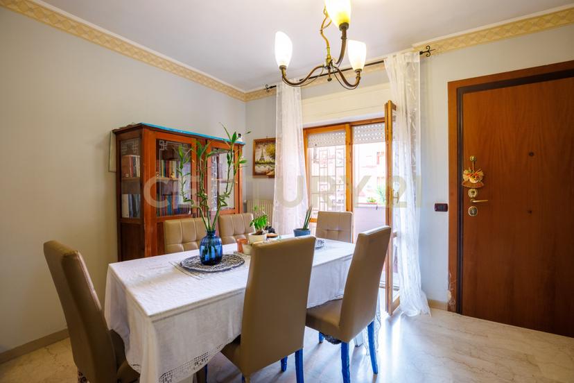 Appartamento in Via San Floro 10 , Roma