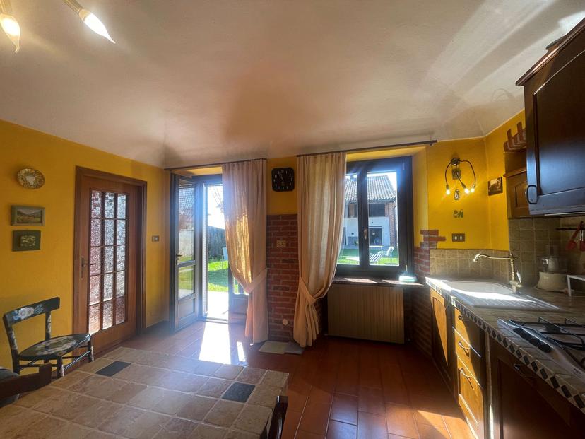 Villa bifamiliare in Via Michele Chiesa, San Giorgio Canavese