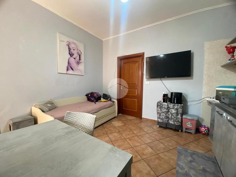 Bilocale in Vico Vincenzo Valente 42, Napoli