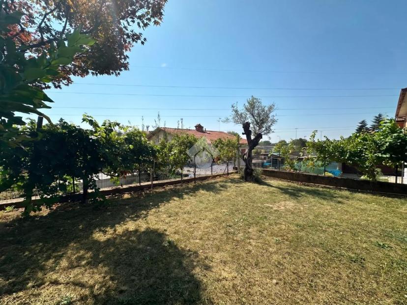 Villa a schiera in Via Antonio Gramsci 13, Grezzago