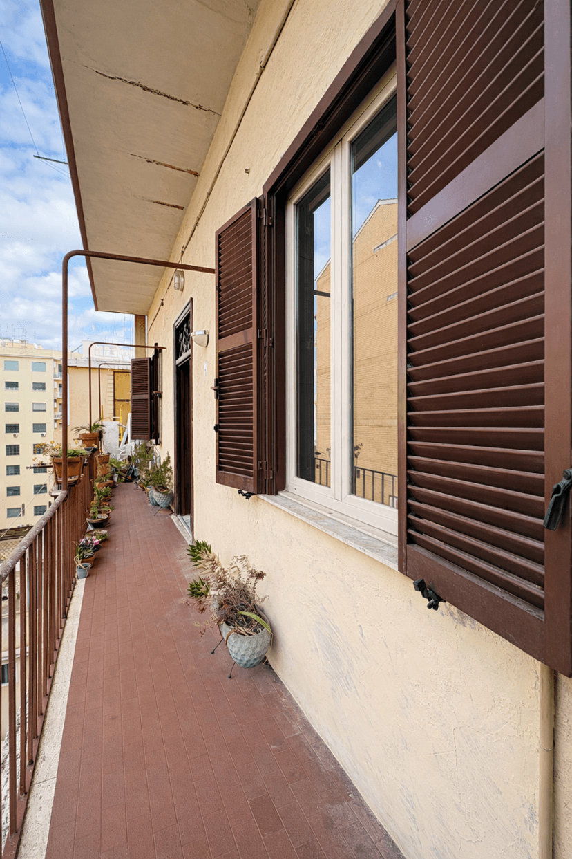 Trilocale in Via Appia Nuova, 261, Roma