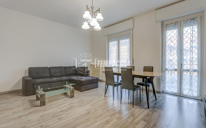 Trilocale in Piazza San Maurizio 13, Cuggiono — foto 2 di 5