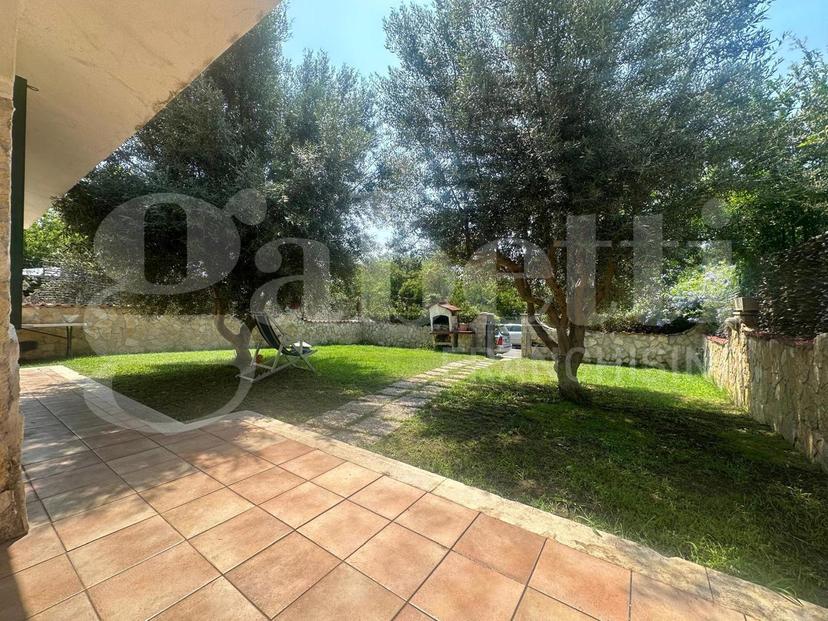 Trilocale in Via Cedrino 31, Ardea