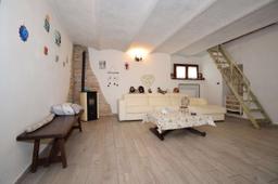 Appartamento in Frazione Zucchea 8, Cavour
