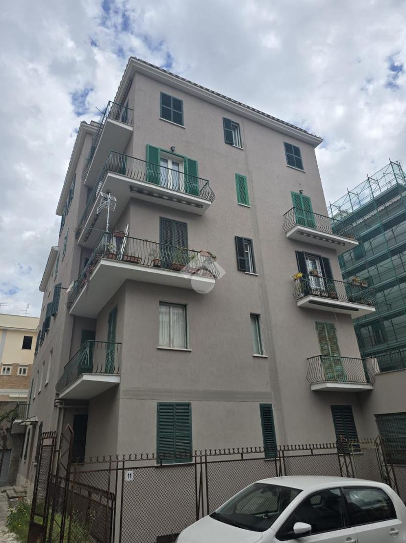 Bilocale in Via dei Licheni, Roma