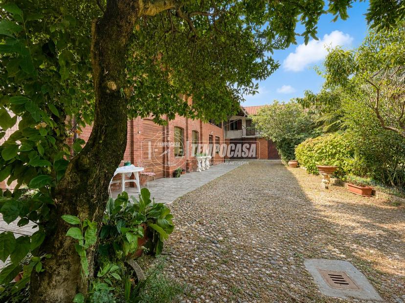 Villa a schiera, Ivrea