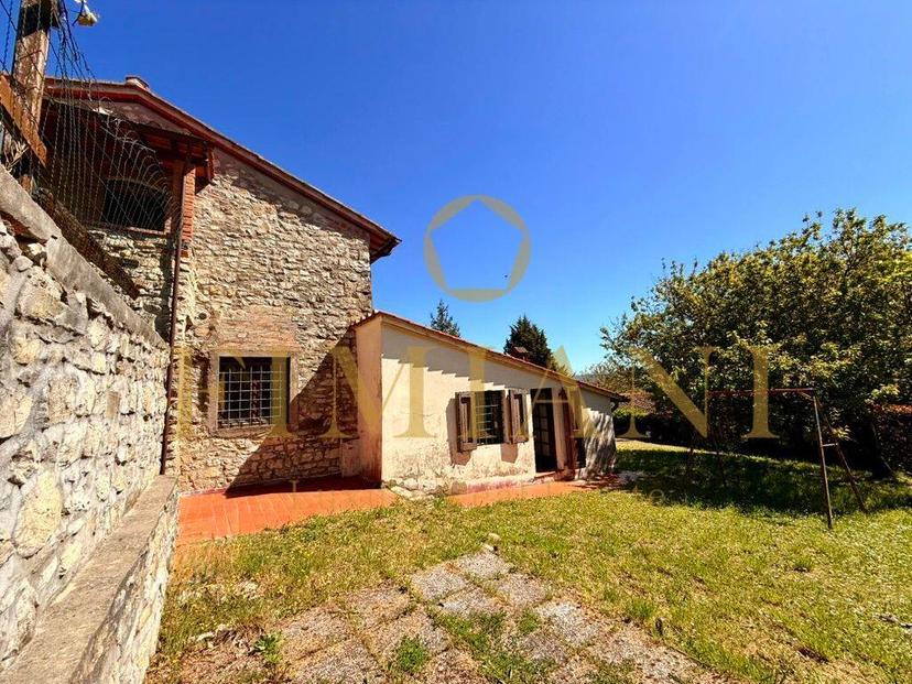 Casa colonica in Via Montemaggiore, Calenzano