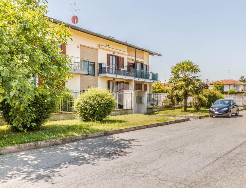 Trilocale in Via II Giugno 9, Mesero — foto 2 di 5