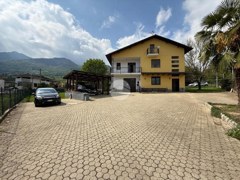 Villa in Villaggio Magò 9, Rubiana