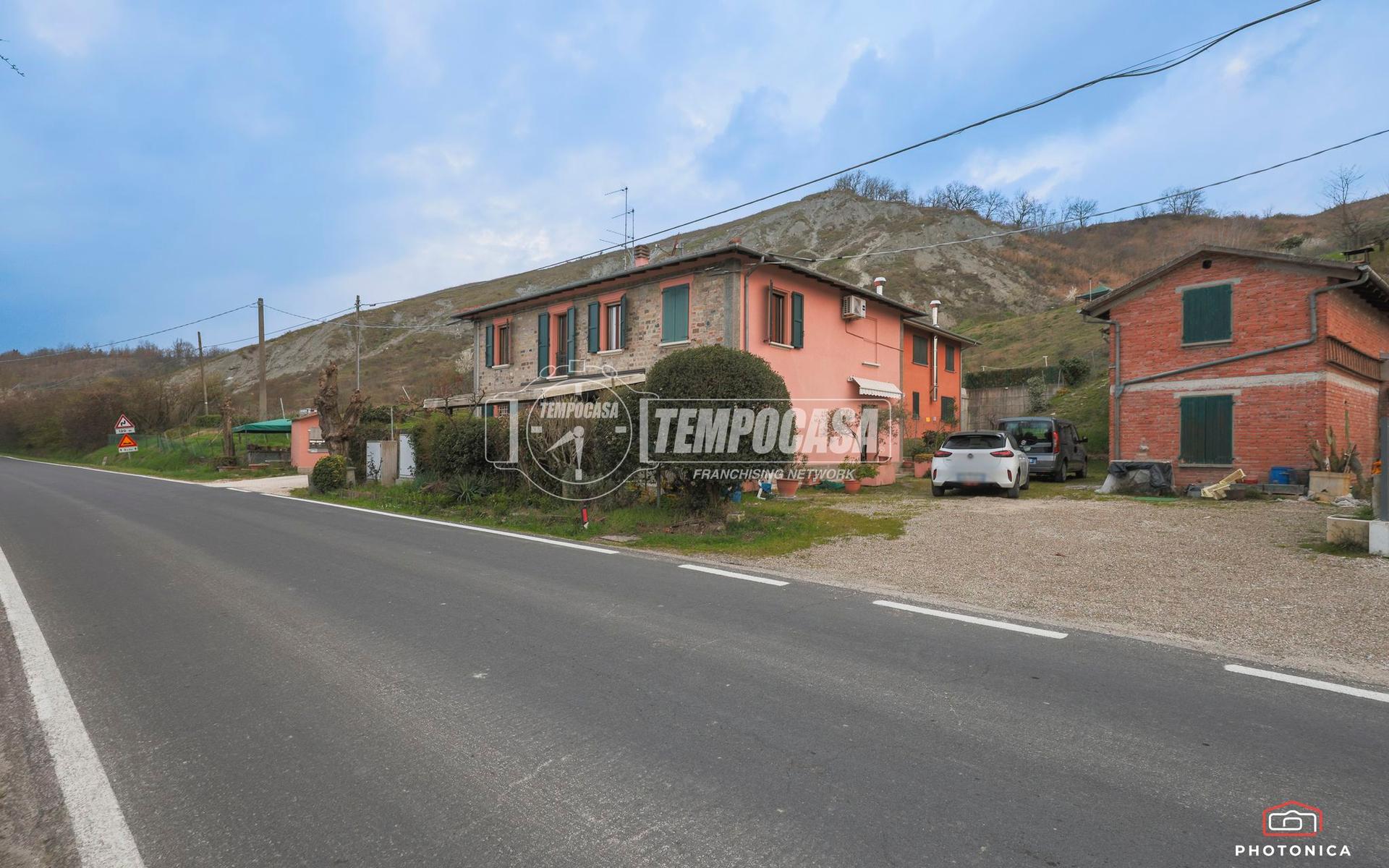 Casa indipendente in Via Viara, Castel San Pietro Terme