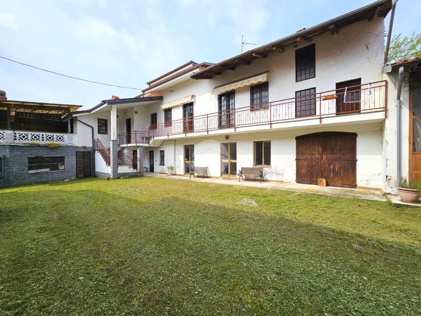 Casa indipendente in Via Giuseppe Garibaldi 24, Orio Canavese
