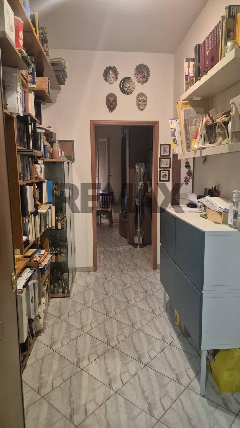 Trilocale in Via delle Rose 106, Roma